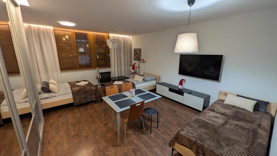 TV and multimedia, Dining area, Bedroom