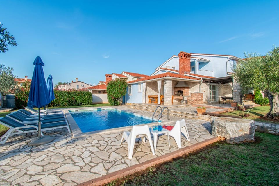 Vila Lavanda and Colombo by Istrabook Villa in Peroj