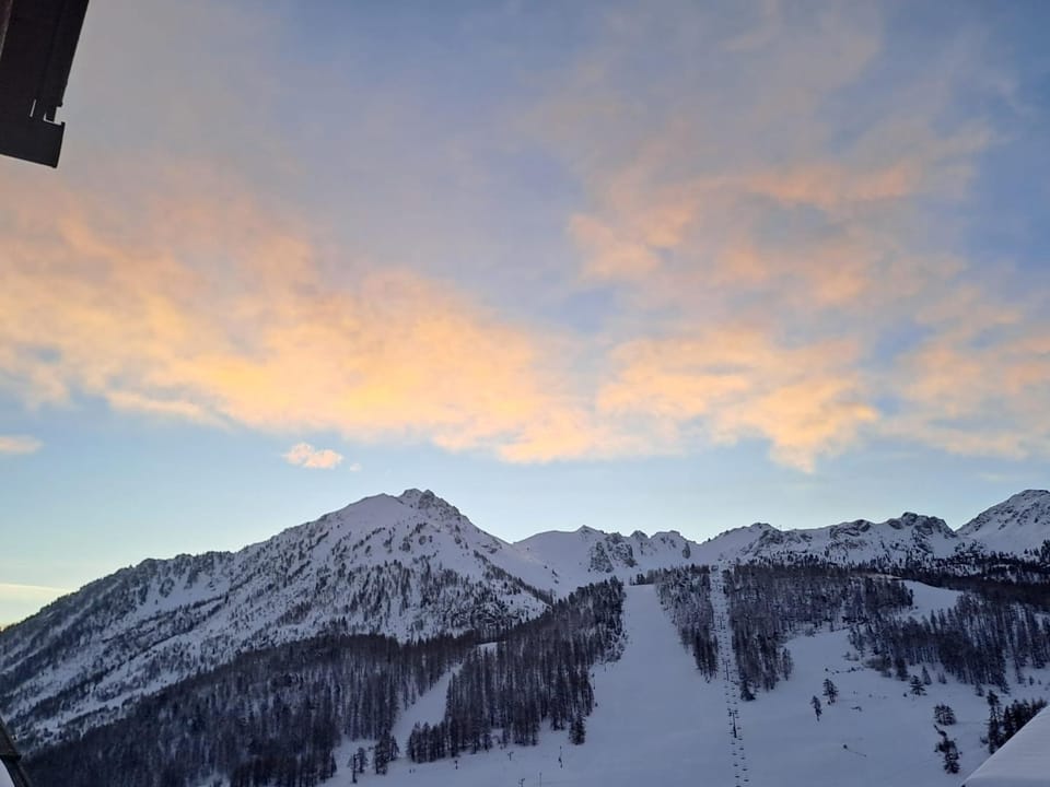 Nearby landmark, Natural landscape, Winter