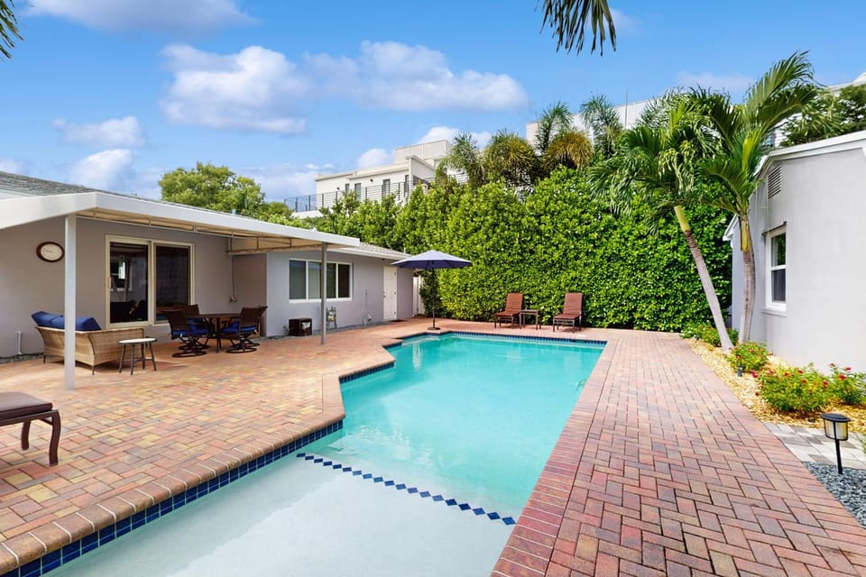 The Front House & Cottage House in Fort Lauderdale
