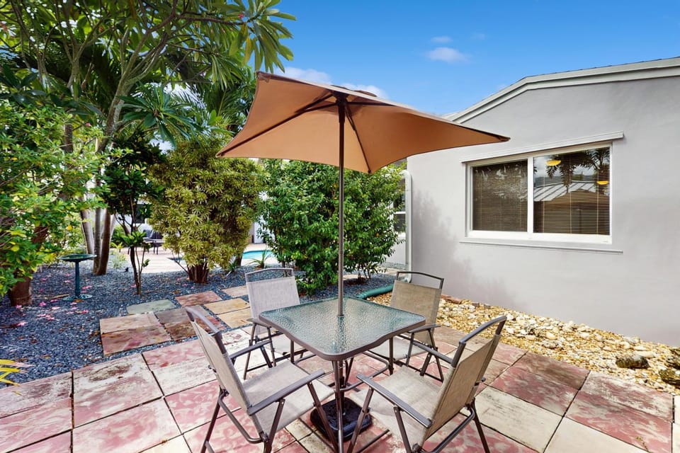The Front House & Cottage House in Fort Lauderdale