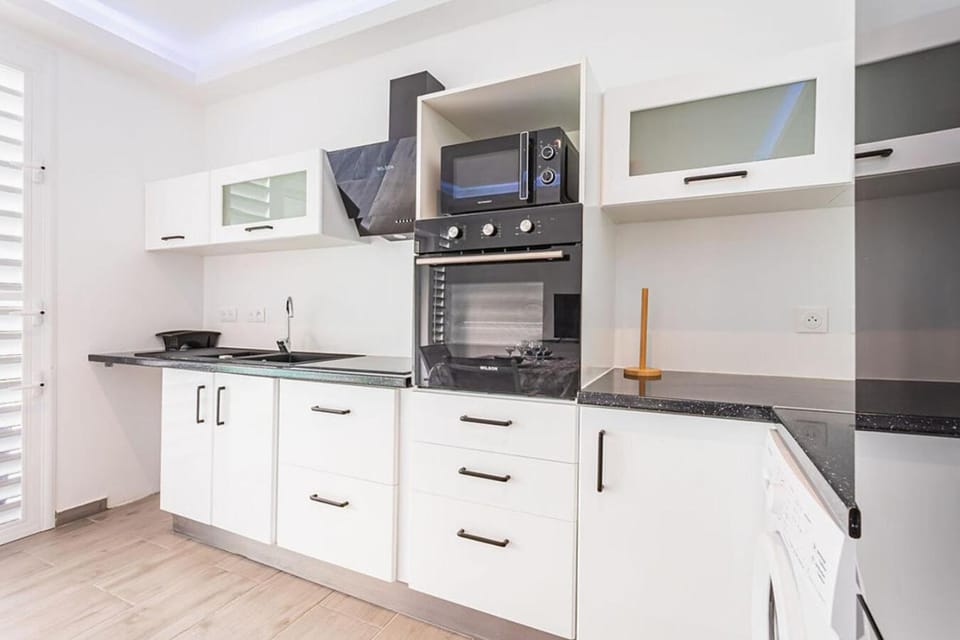 Kitchen or kitchenette, stove
