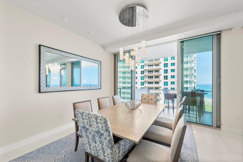 2BR 2.5 BA Modern Oceanview Condo at Amrit Resort) Apartment in Riviera Beach