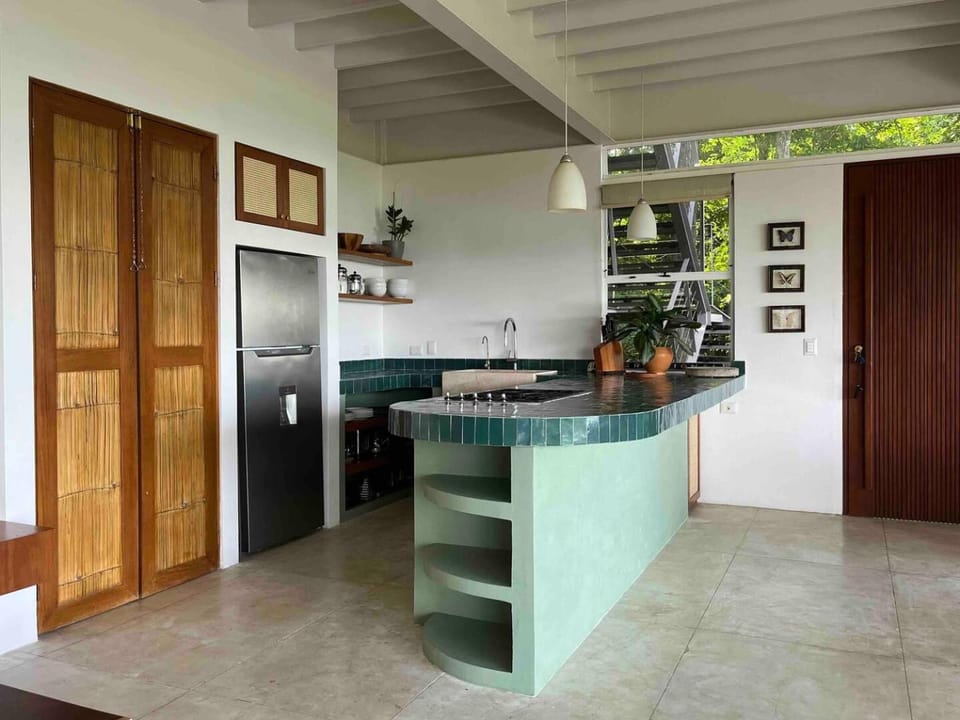 Ocean view Jungle Nest - 2min from the beach Apartment in Santa Teresa Beach