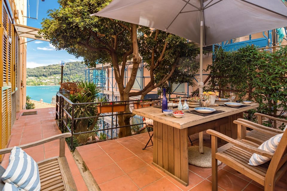 CasaSolemare Terrace seaview AC Apartment in Porto Venere