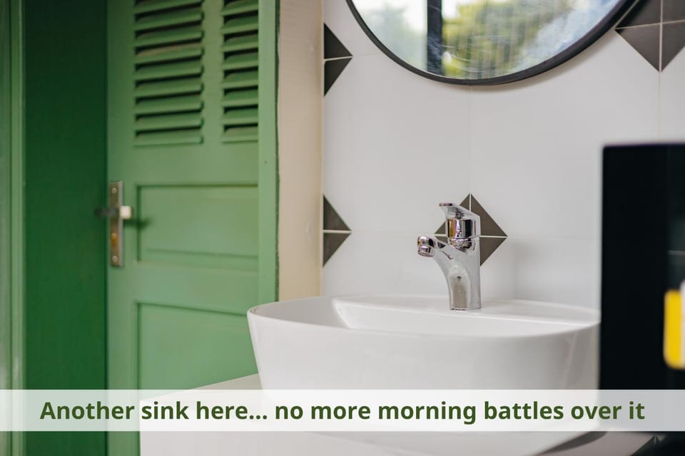 Deluxe Indochine 2BR & 1BA Panorama view in Hoan Kiem & Old Quarter Apartment in Hanoi