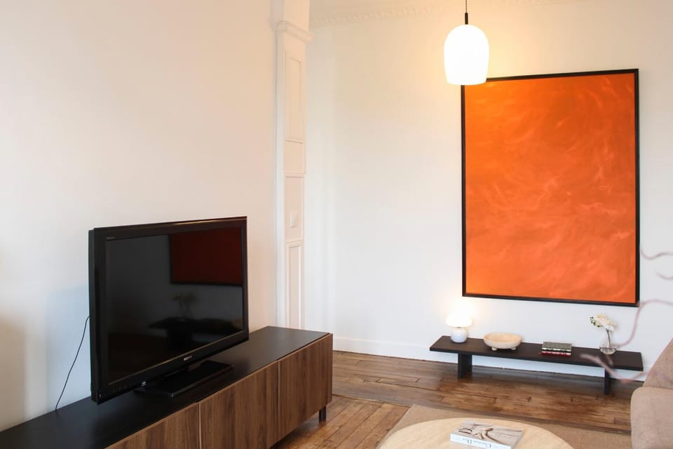 Bright Apartment at the Gates of Paris Apartment in Saint-Denis, France
