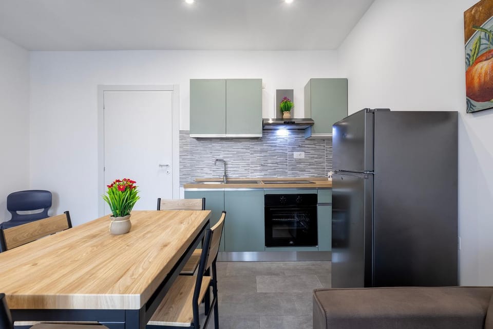 Kitchen or kitchenette, Living room
