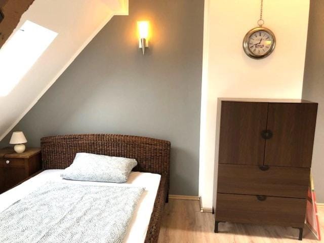 Großes Monteurhaus zur alleinigen Nutzung in Duisburg - maximal 6 Personen - 4 Schlafzimmer Apartment in Duisburg