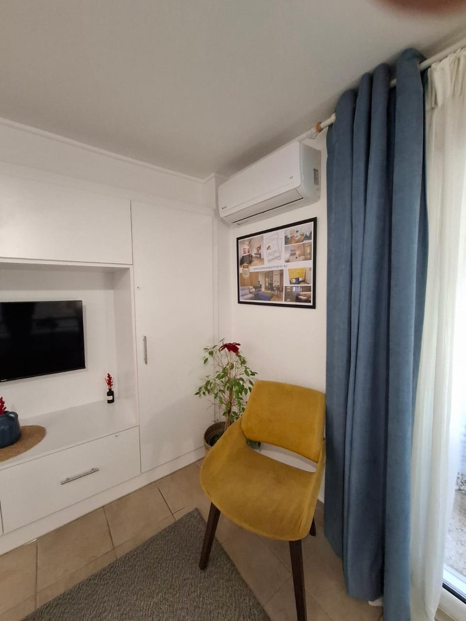 TV and multimedia, Seating area