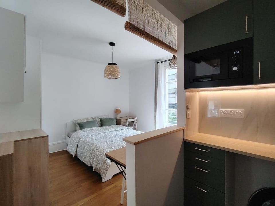 Bed, Kitchen or kitchenette, Photo of the whole room