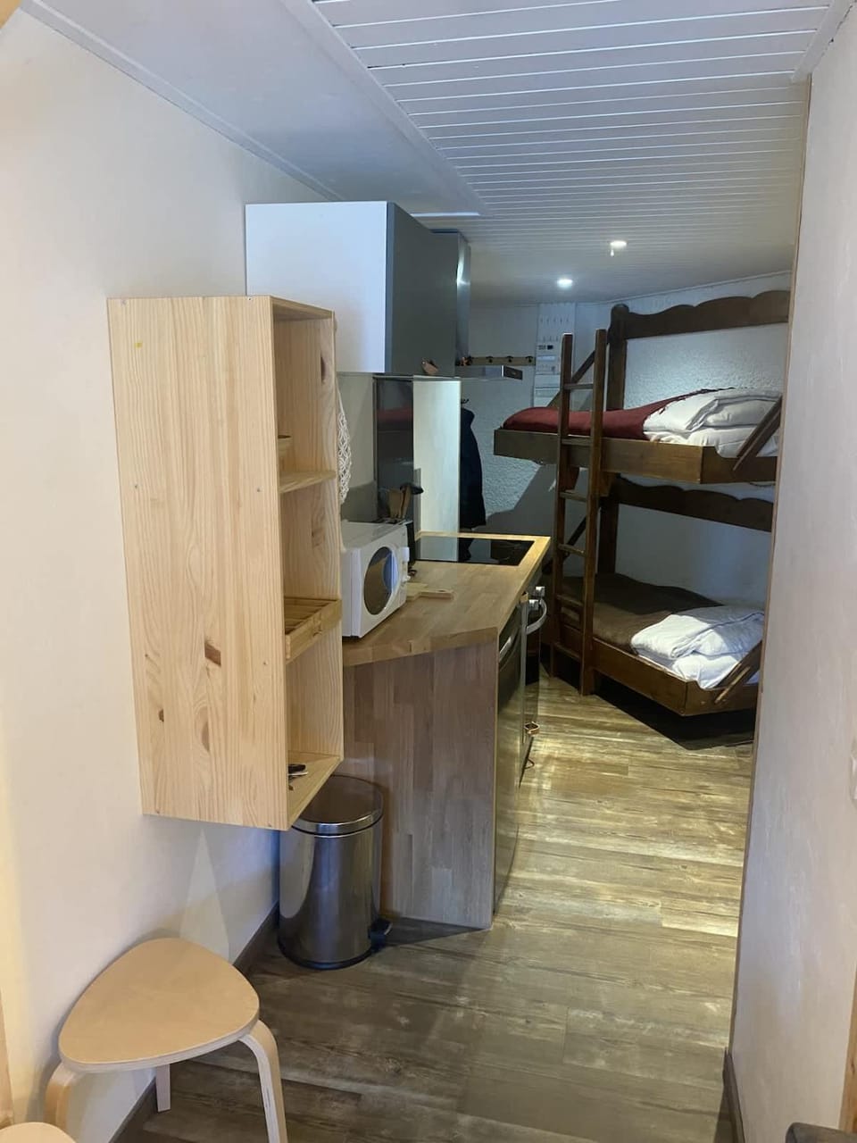 Kitchen or kitchenette, bunk bed