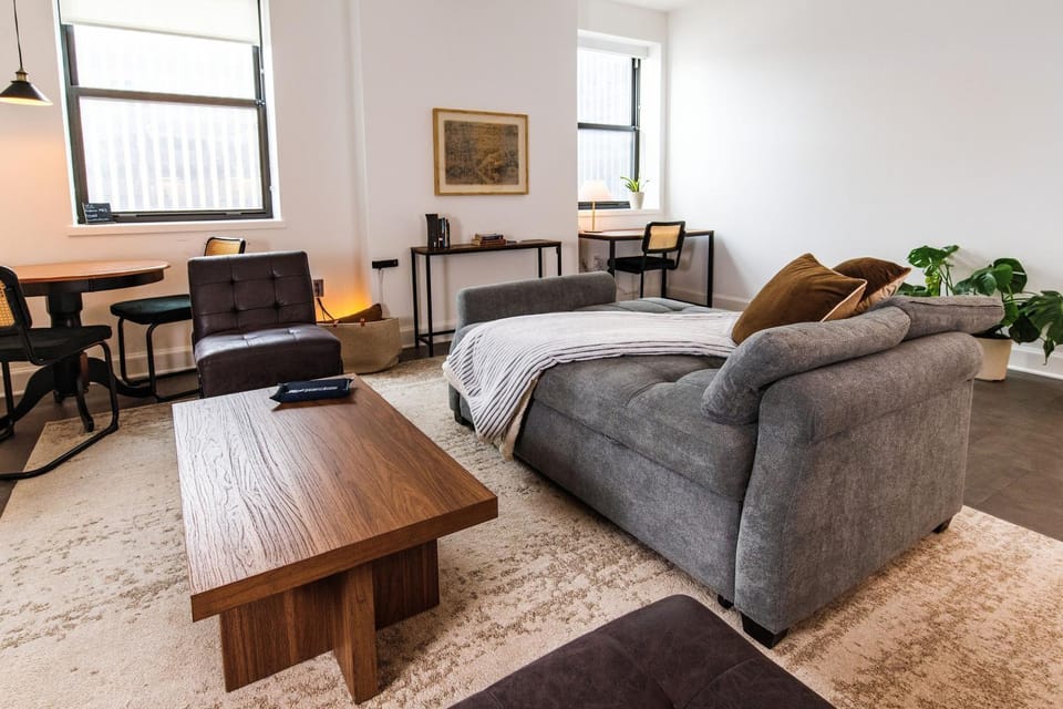 Luxury Downtown Apt with Parking, Gym, and Lap Pool · Sleeps 4-5 Apartment in Milwaukee