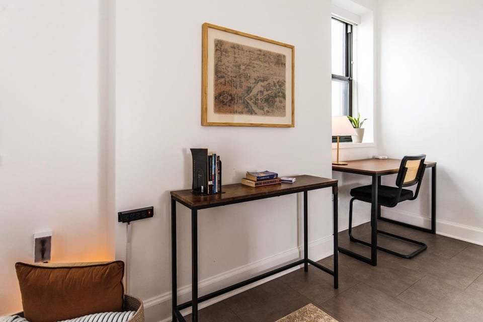 Luxury Downtown Apt with Parking, Gym, and Lap Pool · Sleeps 4-5 Apartment in Milwaukee