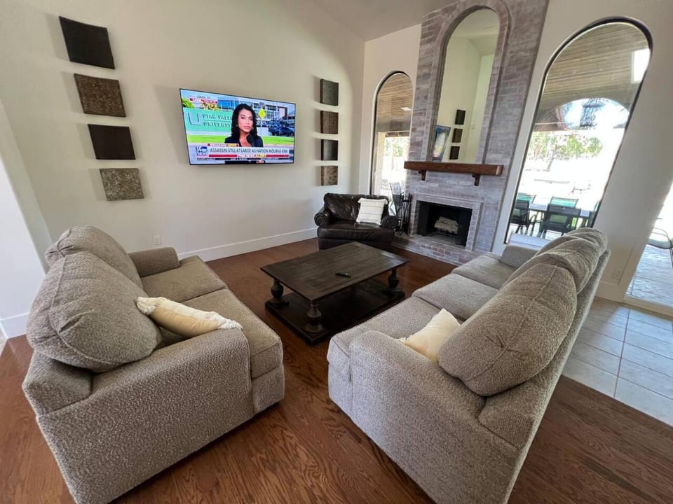 The Paradise Valley Golf Course Estate House in Phoenix