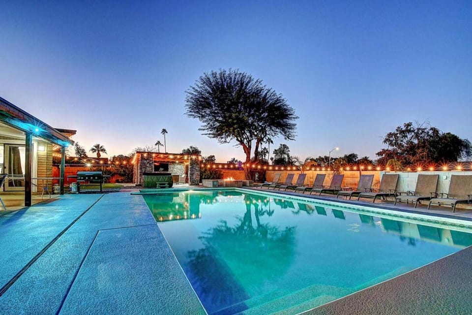 Scottsdalestays 9BRM Multimillion Estate-Huge Pool House in Phoenix