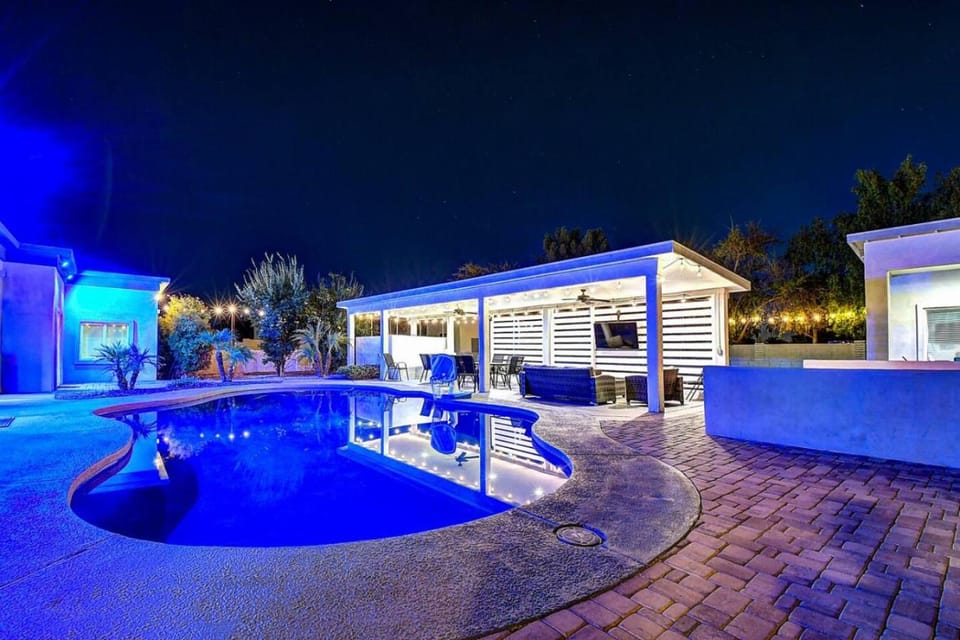 Scottsdalestays 9BDM Multimillion-Pool-Sportscourt House in Scottsdale