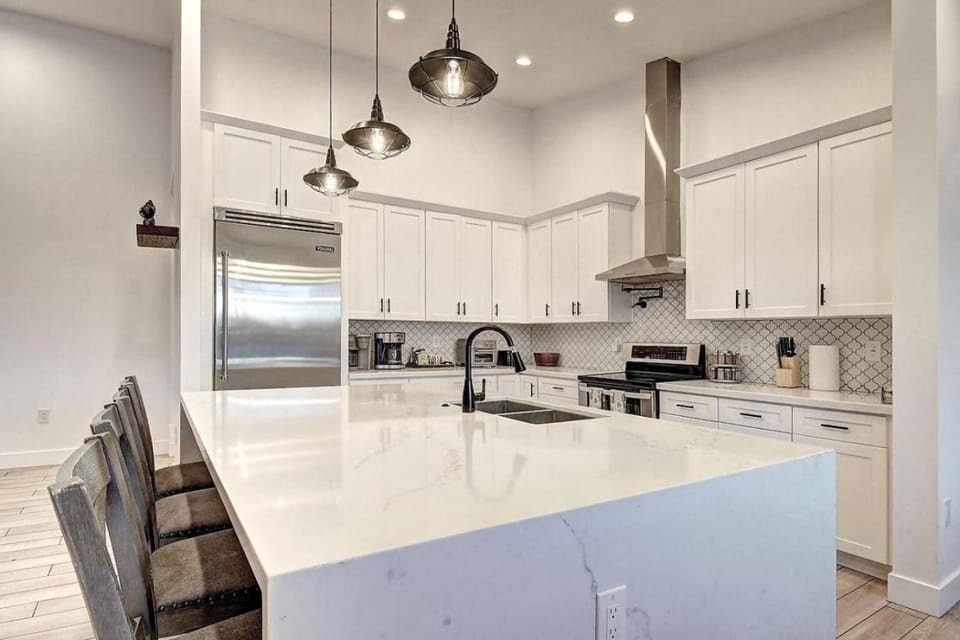 Scottsdalestays 10BR Estate-Big Pool-Sport Courts. House in Phoenix