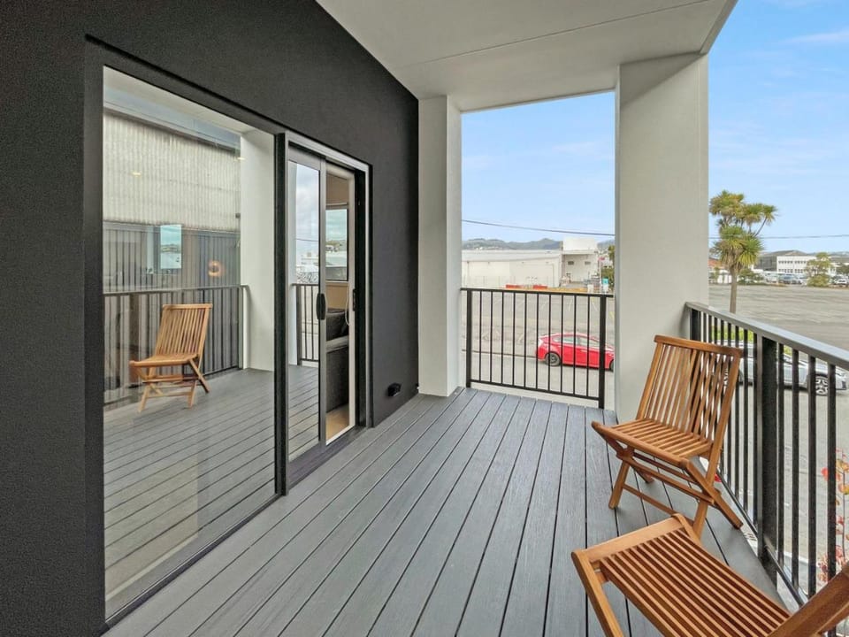 Modern City Apartment with Balcony in Christchurch Apartment in Christchurch