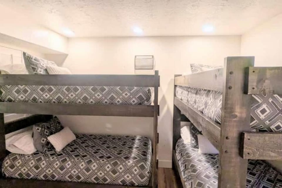 Top Floor Park City Retreat Perfect Vacation Stay House in Park City