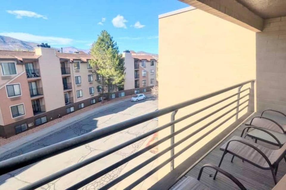 Top Floor Park City Retreat Perfect Vacation Stay House in Park City