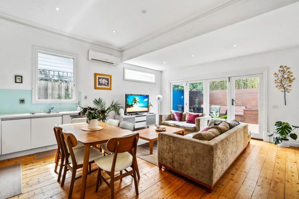 Cosy Yarraville Home House in Melbourne