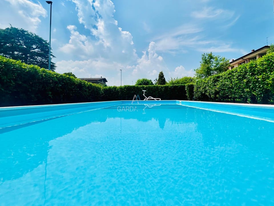Swimming pool, Swimming pool