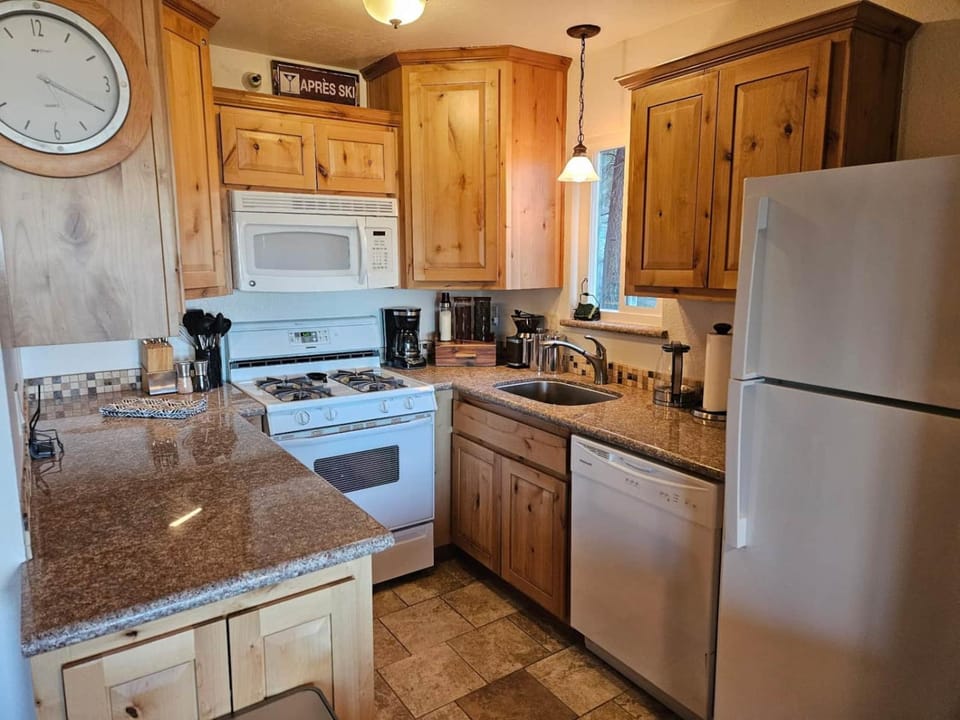 Heavenly Stagecoach Ski Retreat Apartment in Kingsbury
