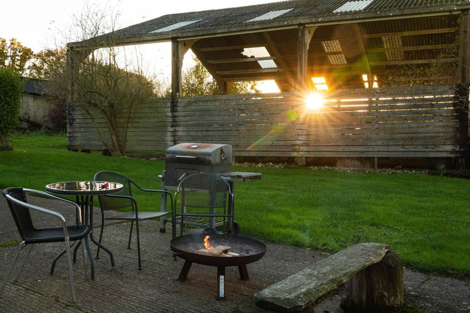 Shepherds hut Farm Stay in Borough of Swale