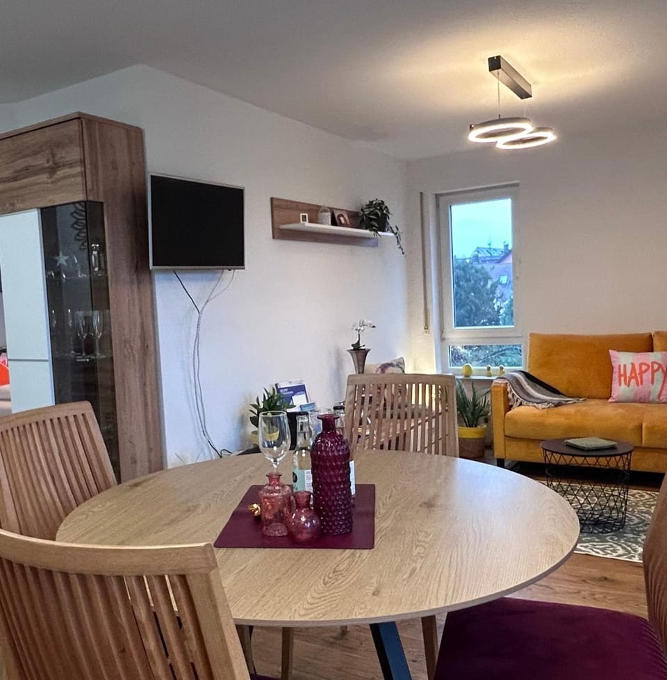 Dining area, Evening entertainment