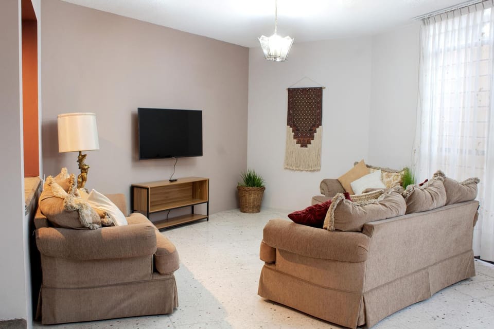 Communal lounge/ TV room, TV and multimedia, Living room