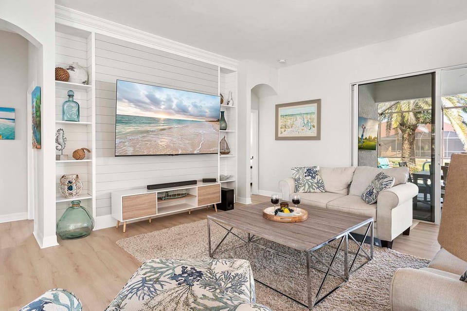 American Dream- Sleeps 10 Walking Distance to Park - Vesteva Villa in Cape Coral