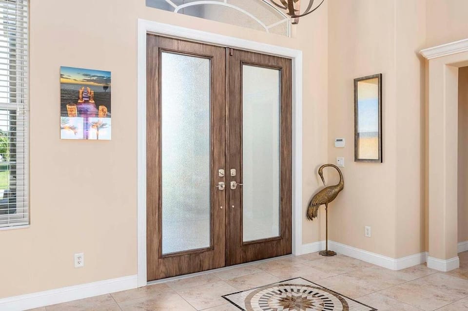 Bella Vida - Beautiful 3 Bedroom 3 Bath Villa Villa in Cape Coral