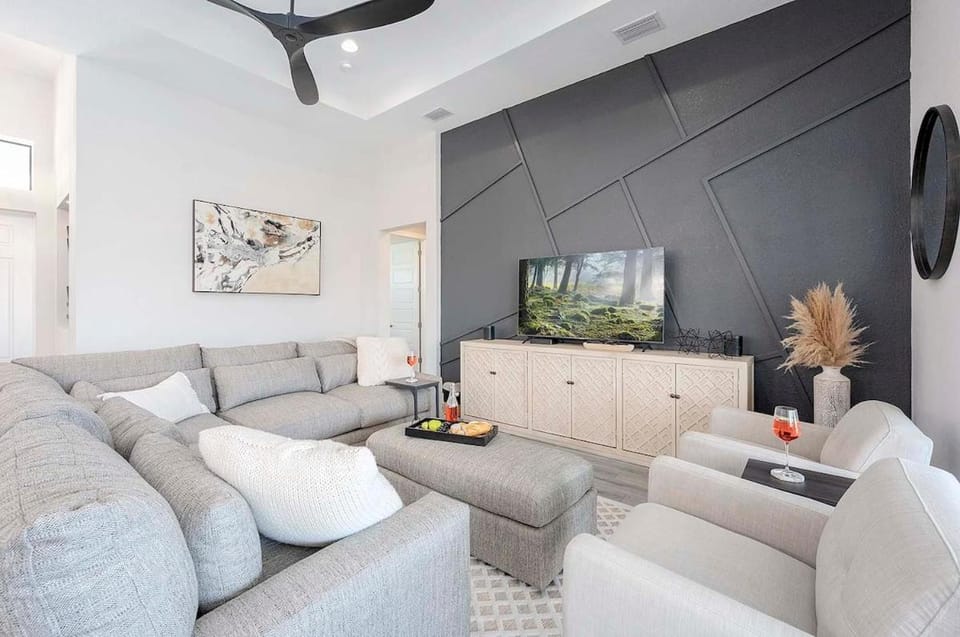 Bliss on the Bay-Brandnew Vacation Home Cape Coral Villa in Cape Coral