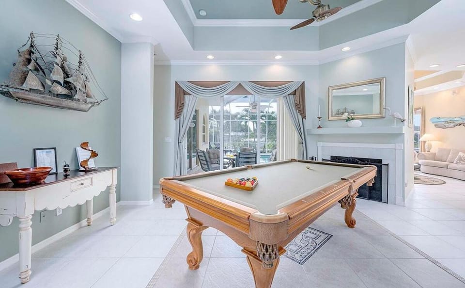 Benita - Pool Table and Canal View Gulf Access Villa in Cape Coral