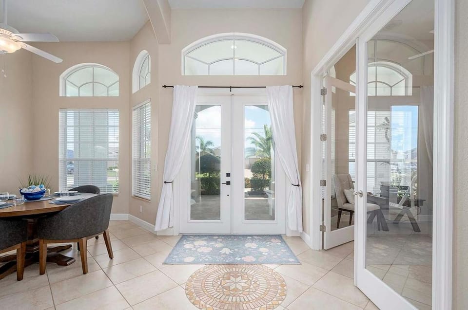 Bermuda - Tranquil Home in Quiet Location Villa in Cape Coral