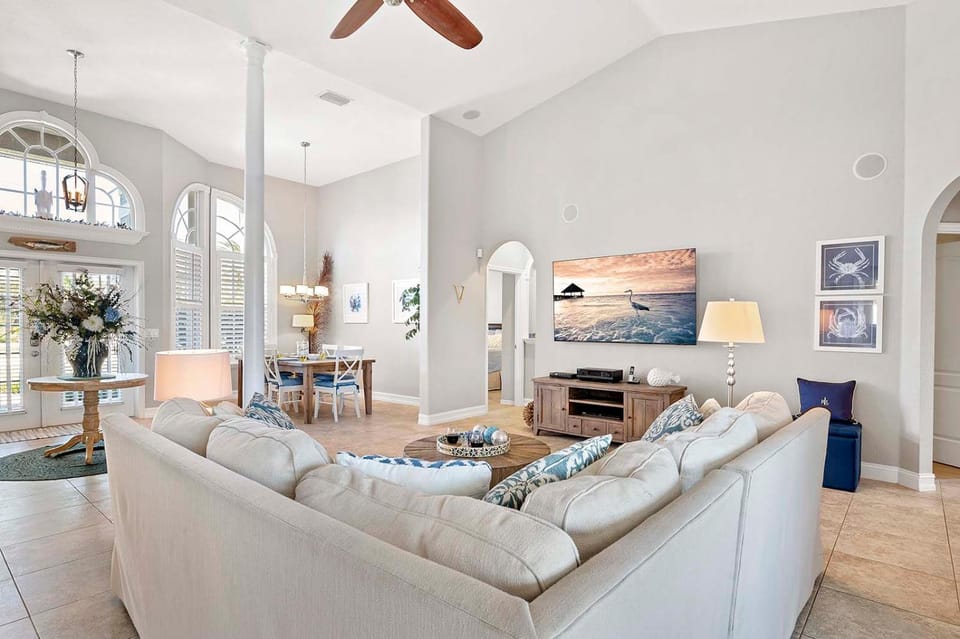 Blue Abaco - Beautiful Waterfront House Villa in Cape Coral