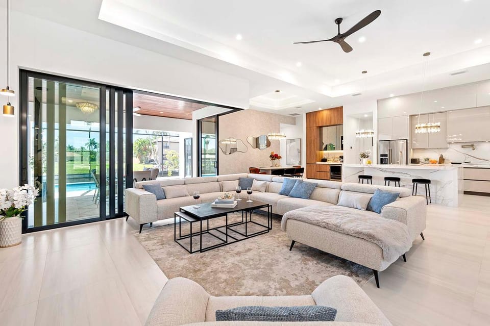 Bluewater- 4 bedroom, 4 bath luxury Villa - Vesteva Villa in Cape Coral