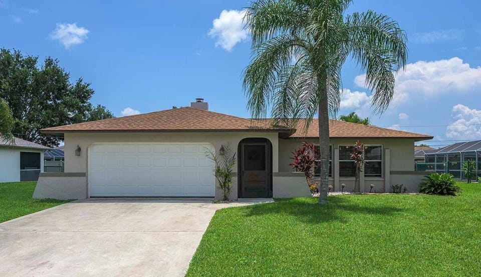 Boca 3b/2 bath, Located in a quiet residential nei Villa in Cape Coral
