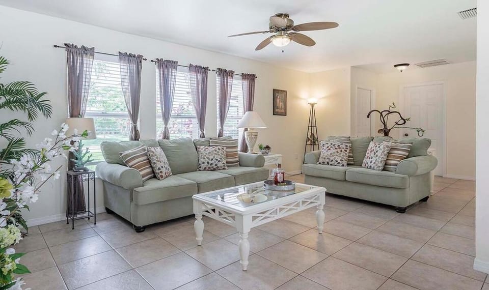 Boca 3b/2 bath, Located in a quiet residential nei Villa in Cape Coral
