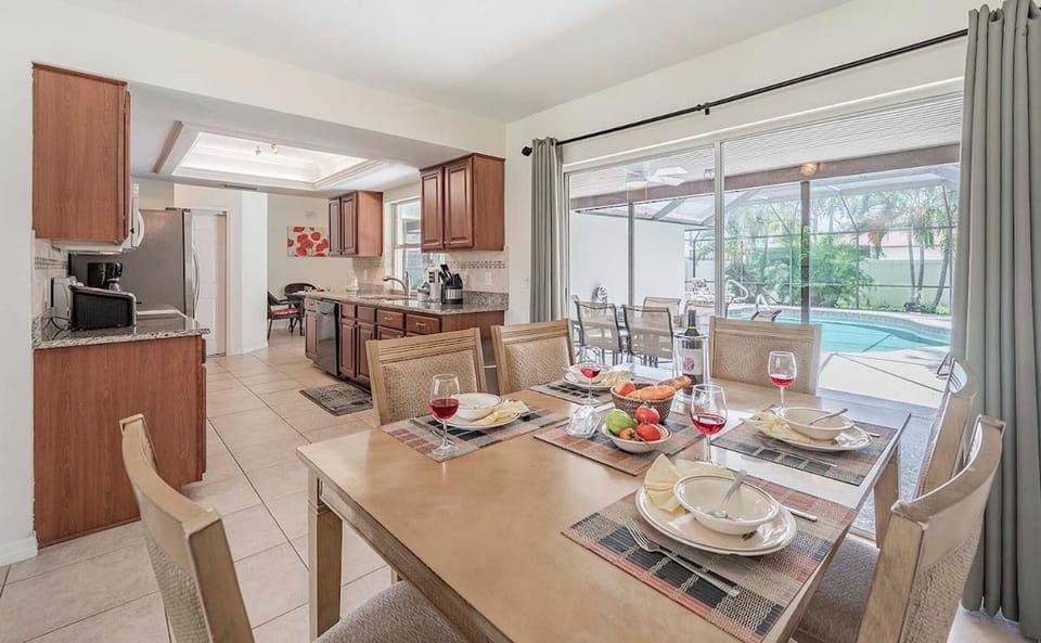 Boca 3b/2 bath, Located in a quiet residential nei Villa in Cape Coral