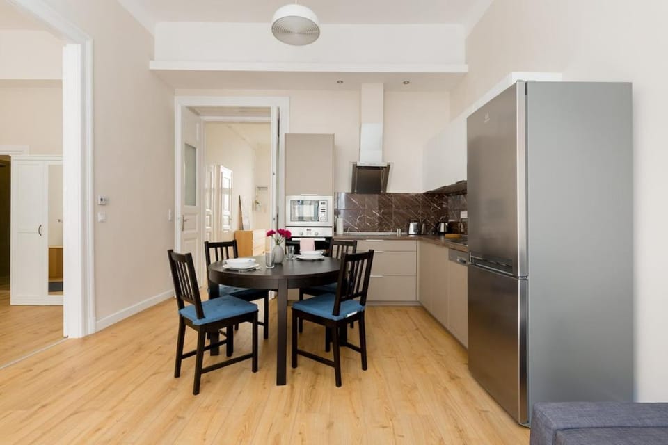 Kitchen or kitchenette, Dining area, dishwasher, oven, stove