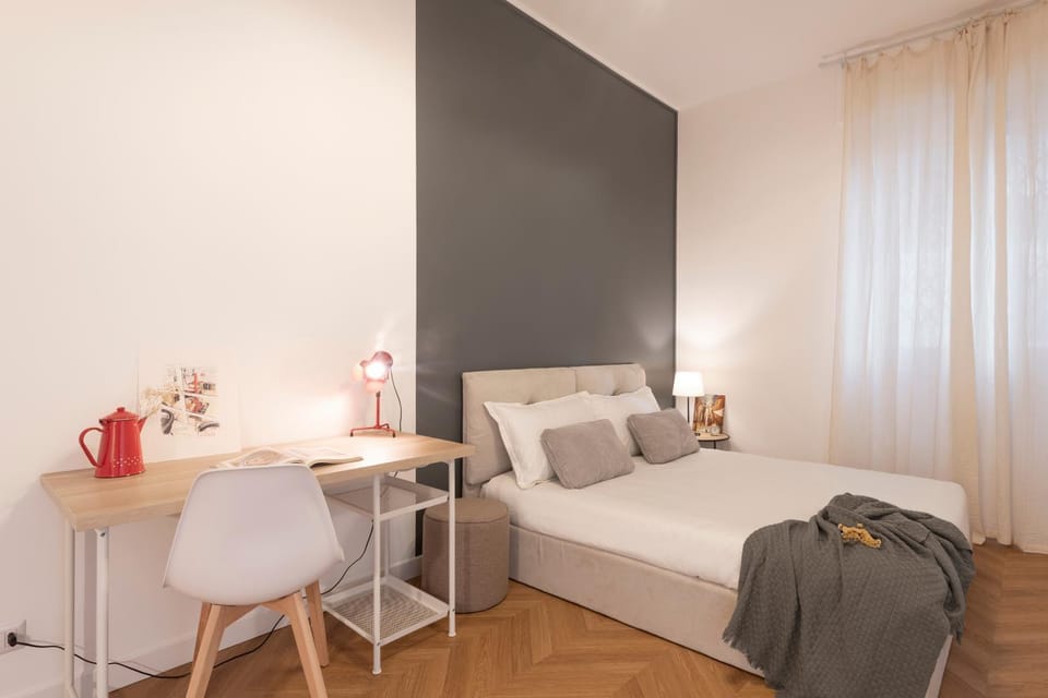 Bed, Photo of the whole room, Bedroom