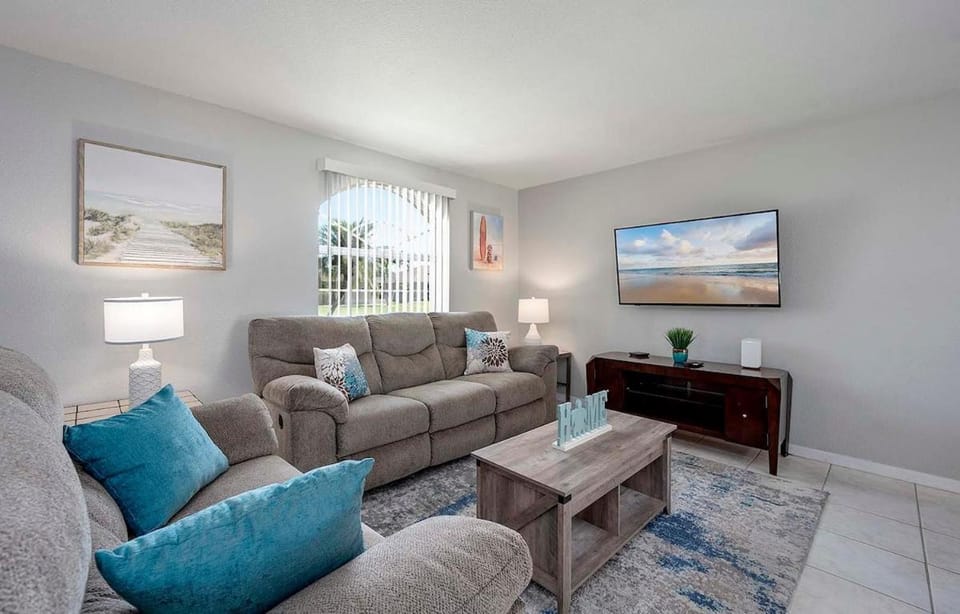 Cape Haven - Southern Facing Pool Area Villa in Cape Coral