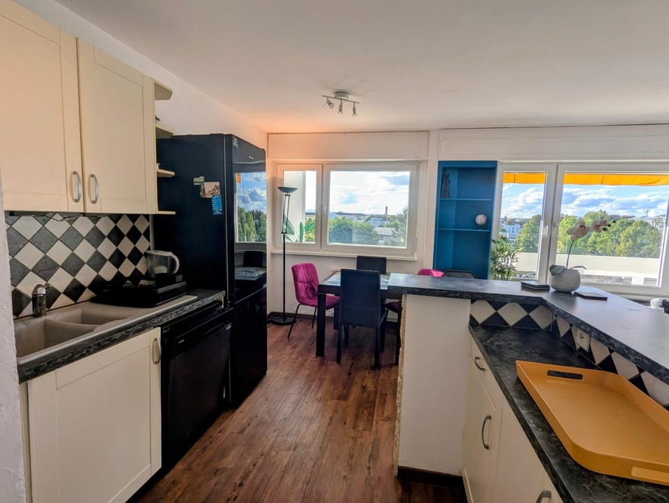 Kitchen or kitchenette, Dining area, dishwasher, oven, stove