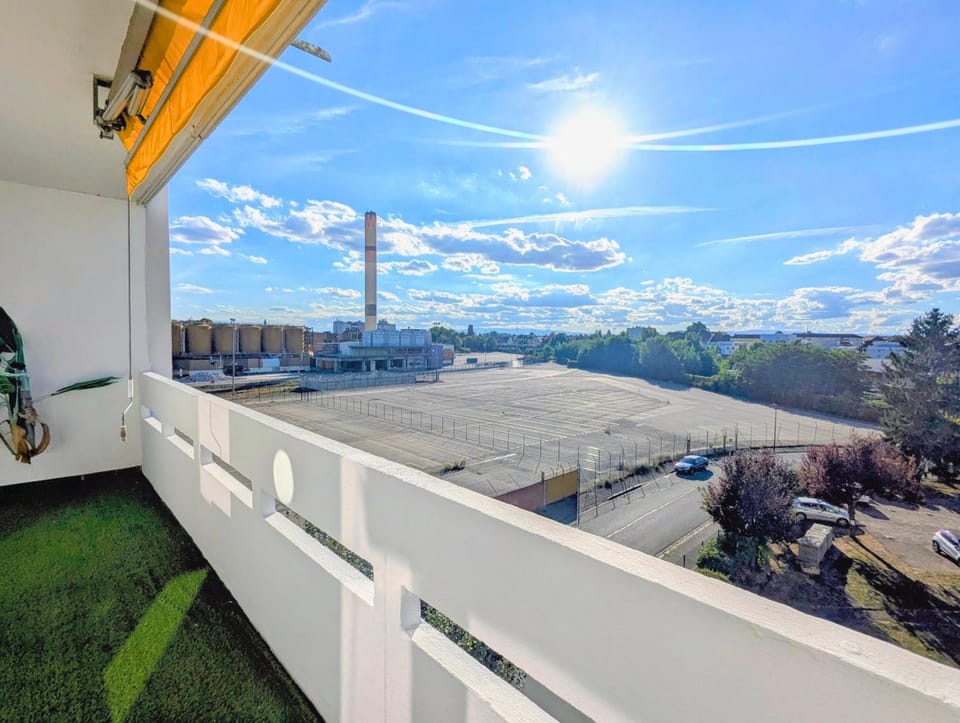 View (from property/room), Balcony/Terrace