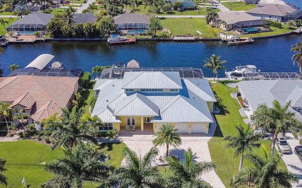 Cayo Bonita - Breathtaking and Spacious Luxury Hom Villa in Cape Coral
