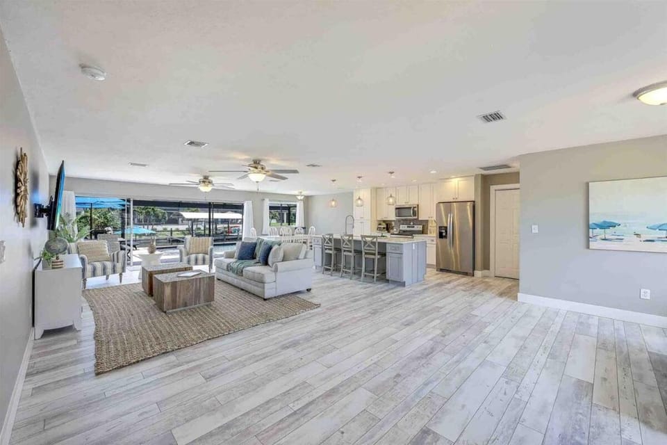 Coastal Gypsy - Cape Coral with Dock & Gulf Access Villa in Cape Coral