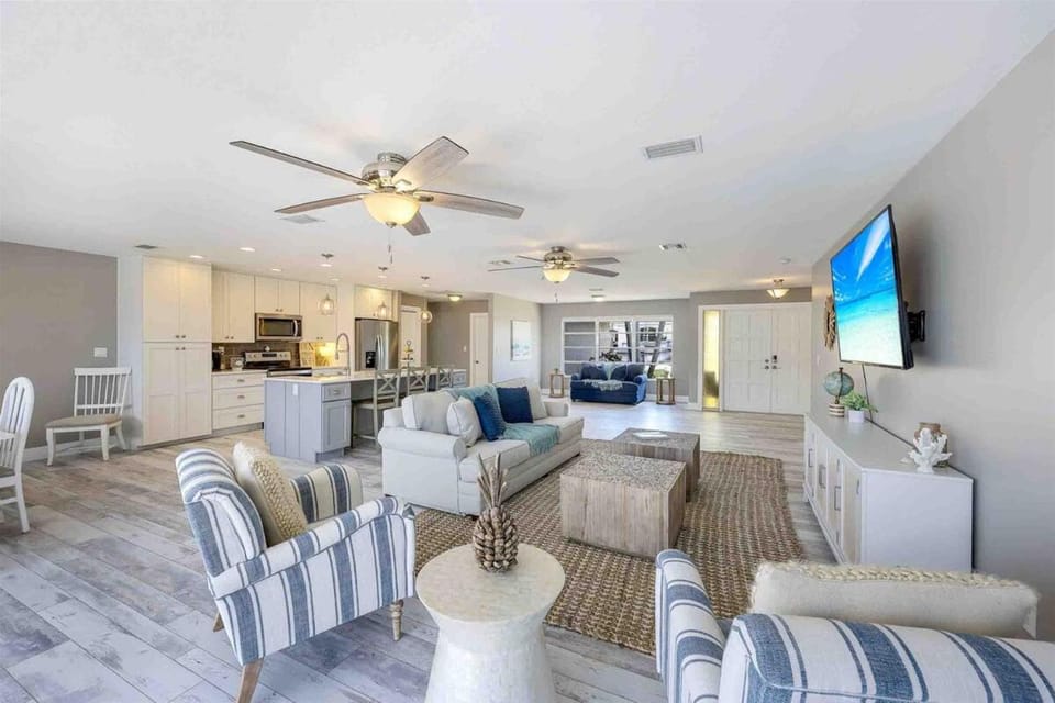 Coastal Gypsy - Cape Coral with Dock & Gulf Access Villa in Cape Coral