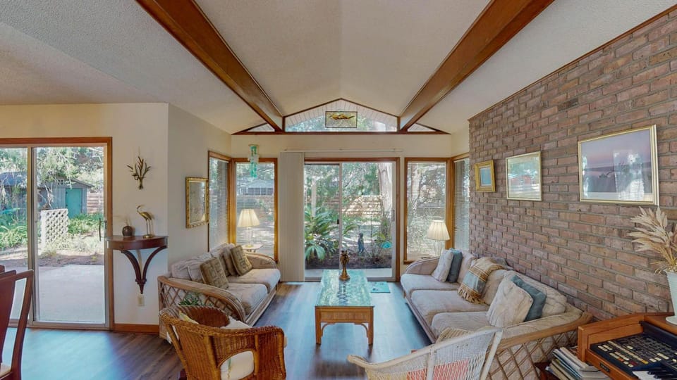 Dixies Retreat House in Camden County
